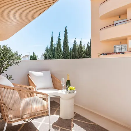 Prime Moderno Residences Apartmán